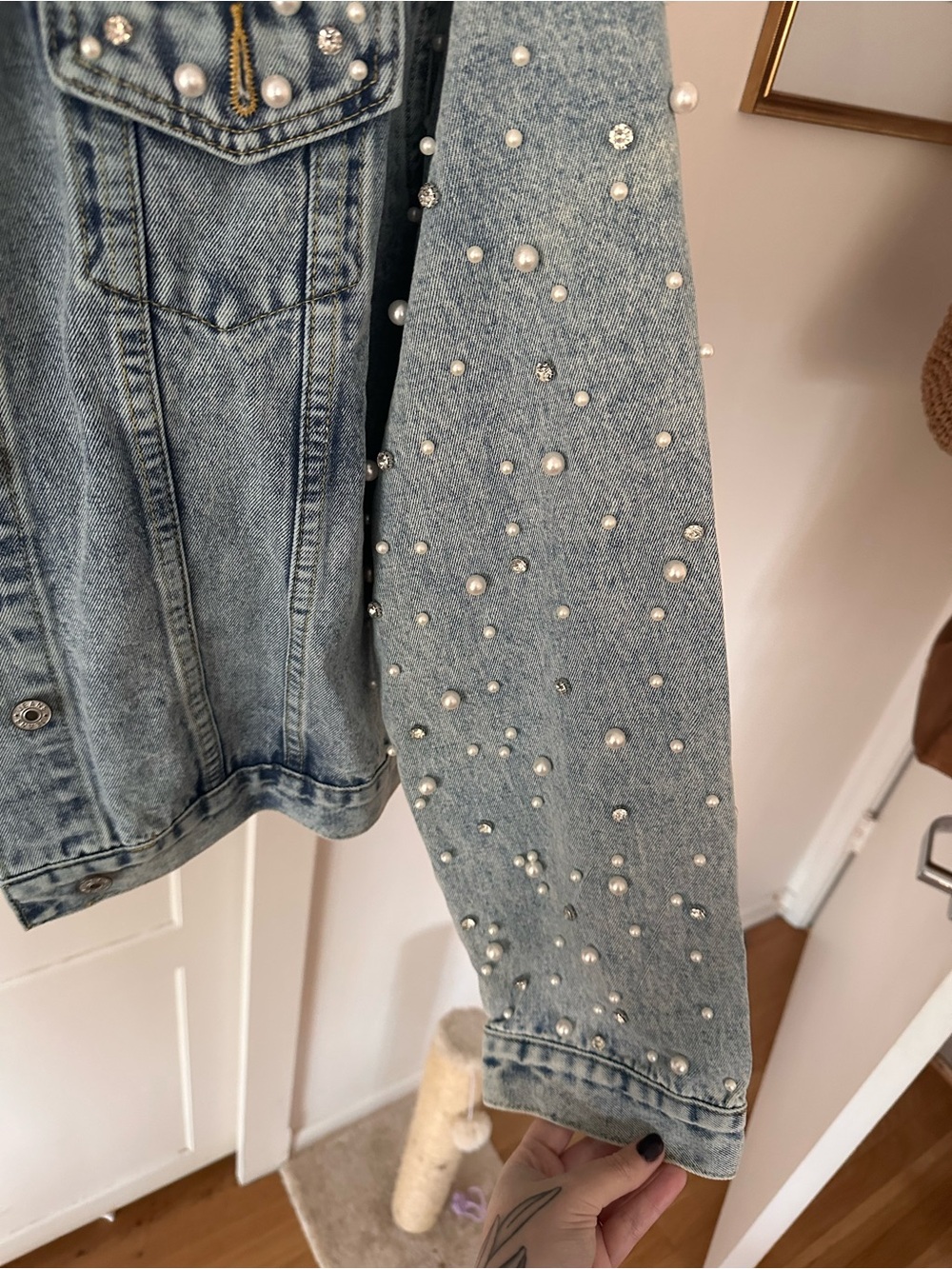 Women’s Pearl-Embellished Light Blue Denim Jacket - Picture 4 of 5